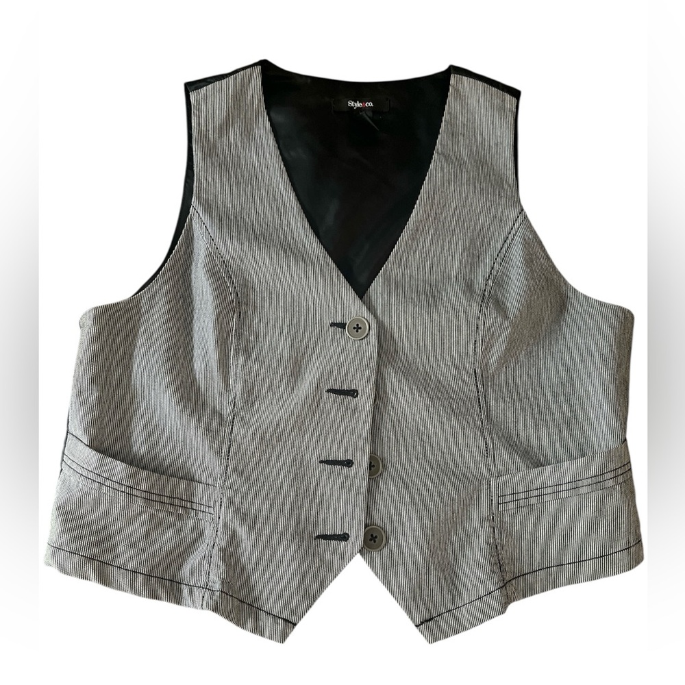 Style & Co. Black and White Pinstripe Vest, EUC Size Large